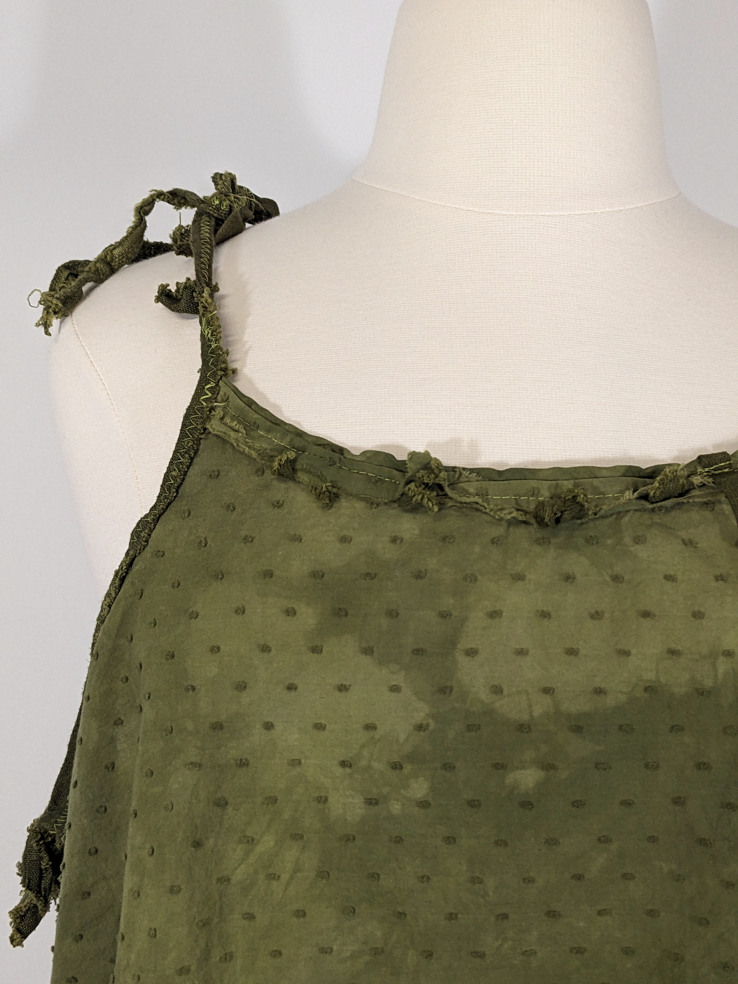 camo/cami/canned spinach slip-top