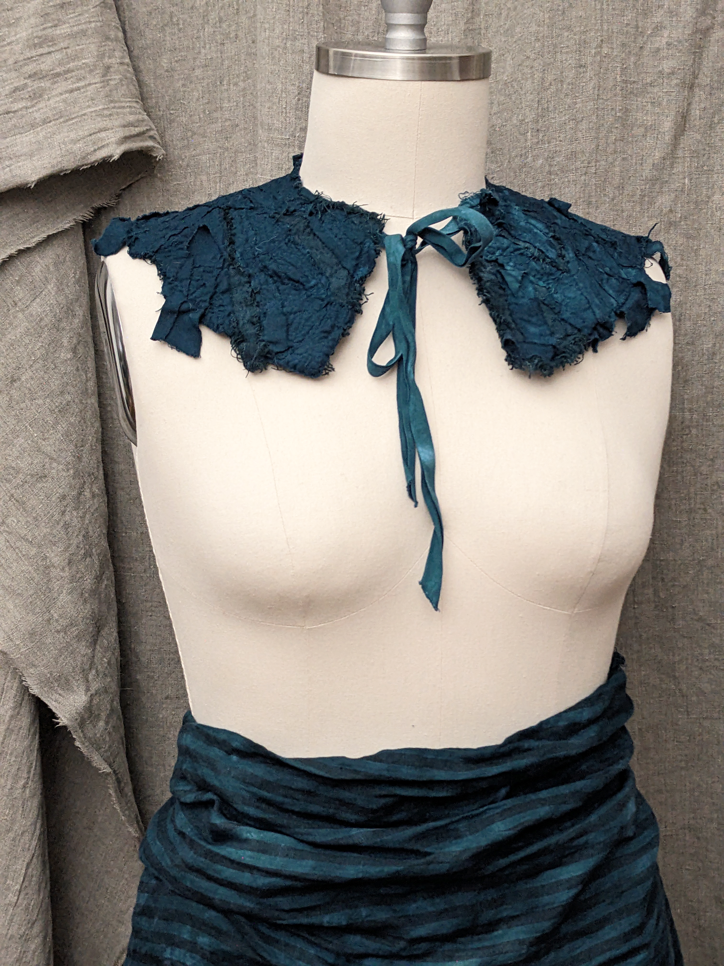 secret lentil artifacted collar (detachable / attachable) in deep teal