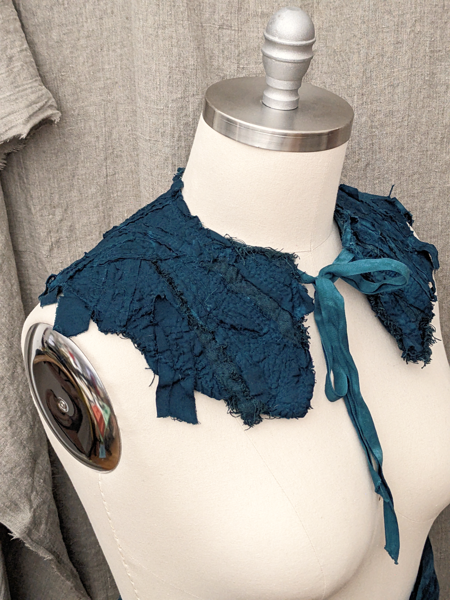 secret lentil artifacted collar (detachable / attachable) in deep teal