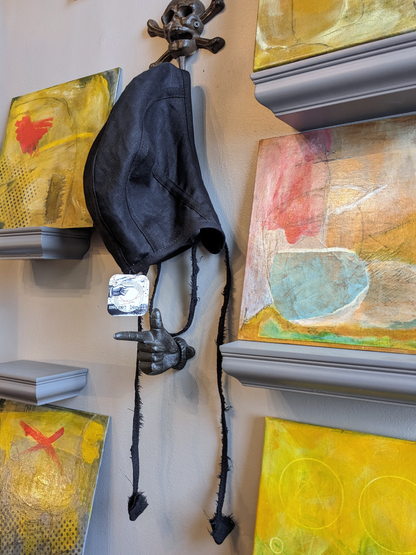 black linen gothbonnet