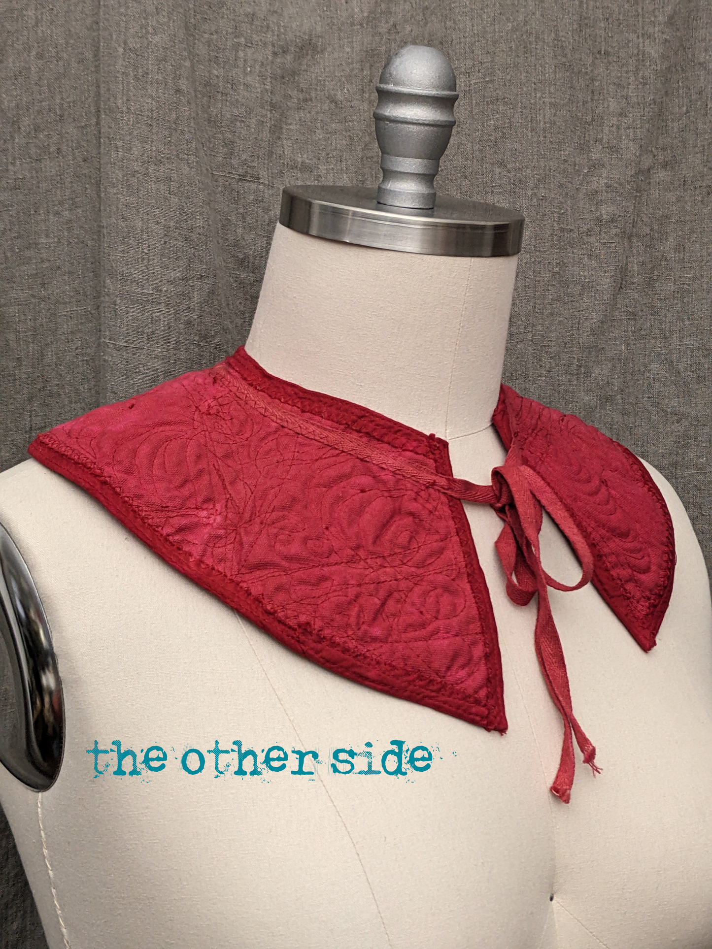 secret lentil artifacted collar (detachable / attachable) in bold red