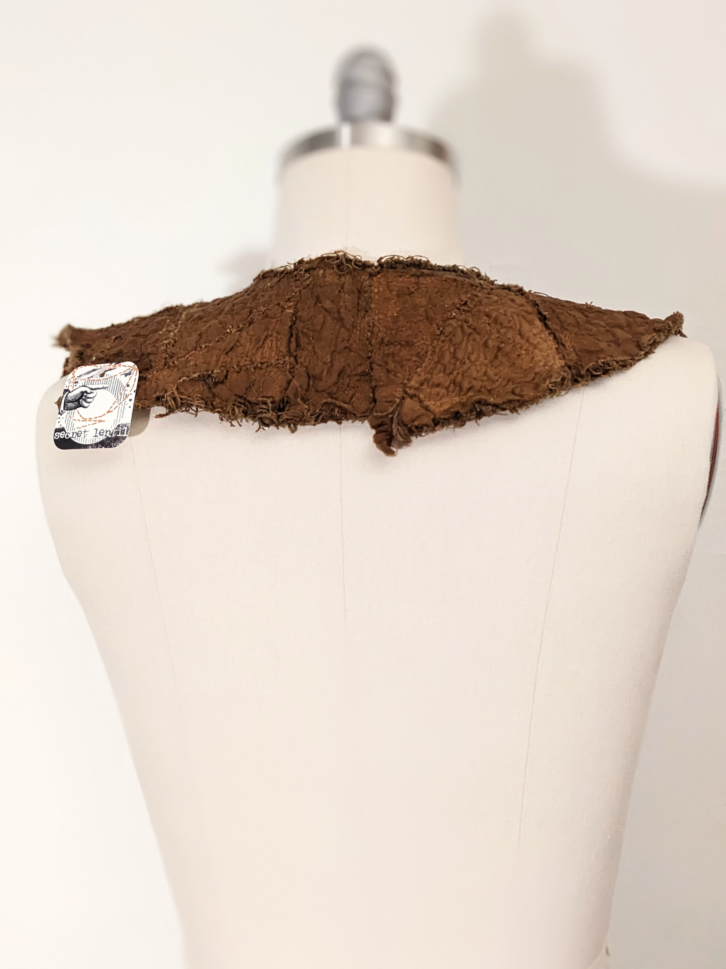 secret lentil industrial rust artifacted linen collar (detachable / attachable)